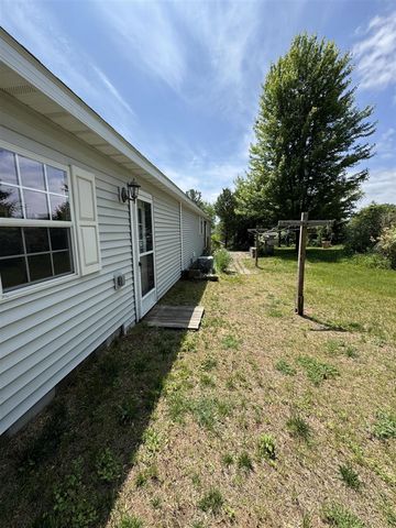 8484 Zosel Street, Onekama, MI 49675