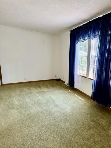 8484 Zosel Street, Onekama, MI 49675