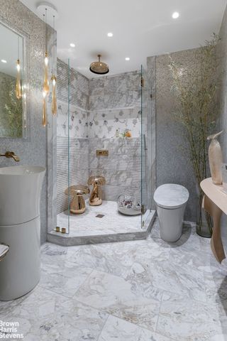 20 W 12TH Street, New York City, NY 10011