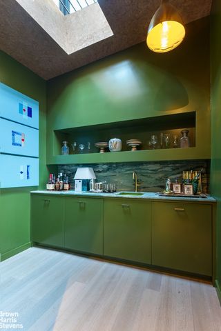 20 W 12TH Street, New York City, NY 10011