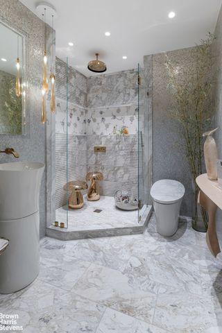 20 W 12TH Street, New York City, NY 10011