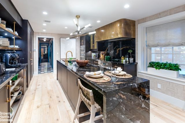 20 W 12TH Street, New York City, NY 10011