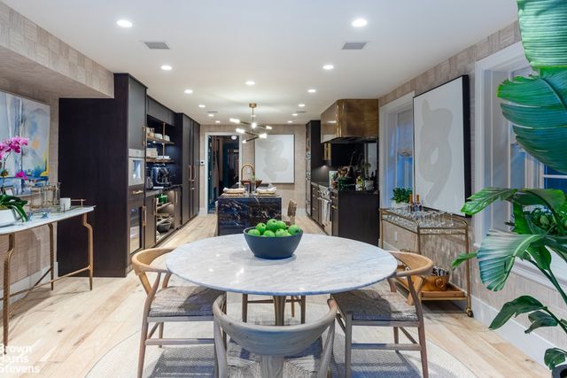 20 W 12TH Street, New York City, NY 10011