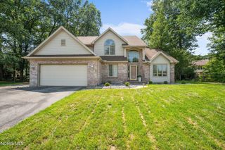 2327 Poplar Court, Sylvania, OH 43560