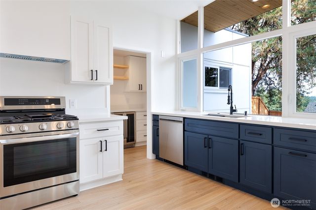 6320 Gregory Street W, University Place, WA 98466