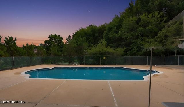 152 Chestnut Way 15-2, Englishtown, NJ 07726