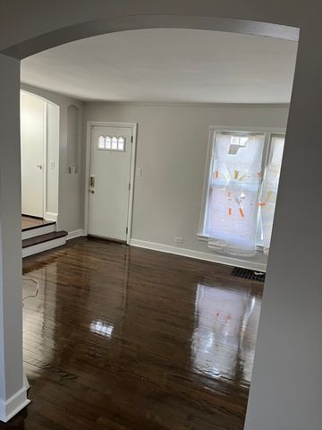 9611 S Chappel Avenue, Chicago, IL 60617
