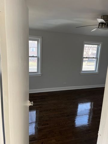 9611 S Chappel Avenue, Chicago, IL 60617