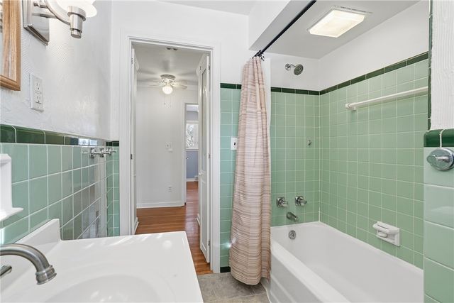 2393 Brandt School Road, Franklin Park, PA 15237