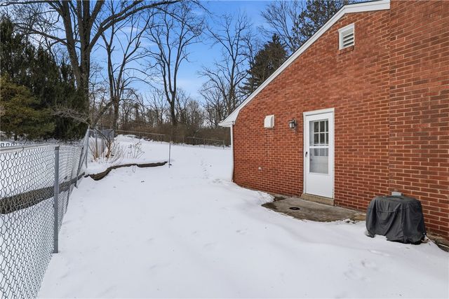 2393 Brandt School Road, Franklin Park, PA 15237