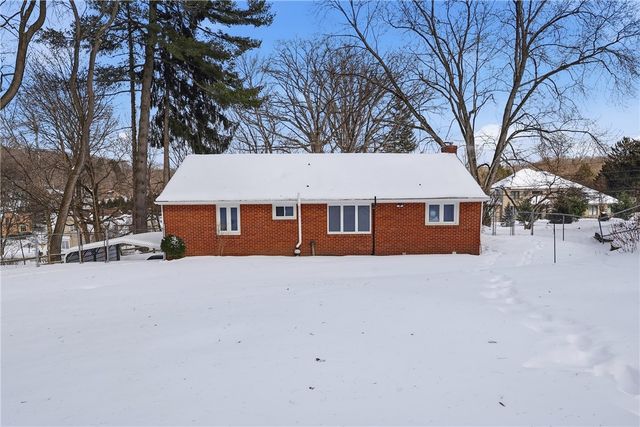 2393 Brandt School Road, Franklin Park, PA 15237