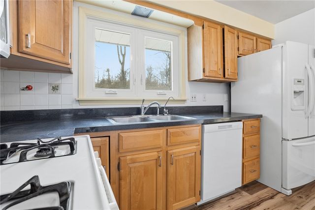 2393 Brandt School Road, Franklin Park, PA 15237