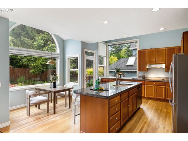 4321 Sw TERLYN Ct, Portland, OR 97221