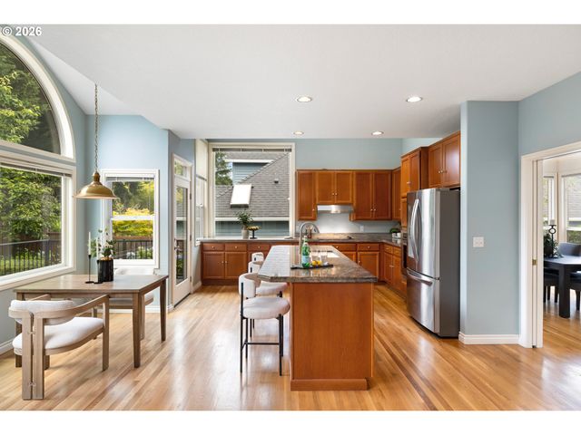 4321 Sw TERLYN Ct, Portland, OR 97221