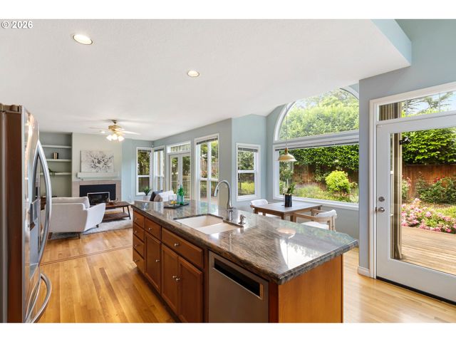 4321 Sw TERLYN Ct, Portland, OR 97221