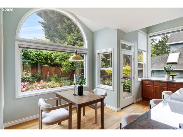 4321 Sw TERLYN Ct, Portland, OR 97221