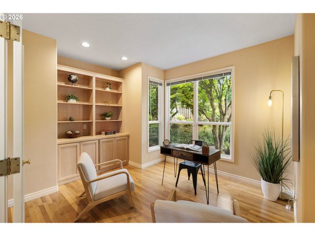 4321 Sw TERLYN Ct, Portland, OR 97221