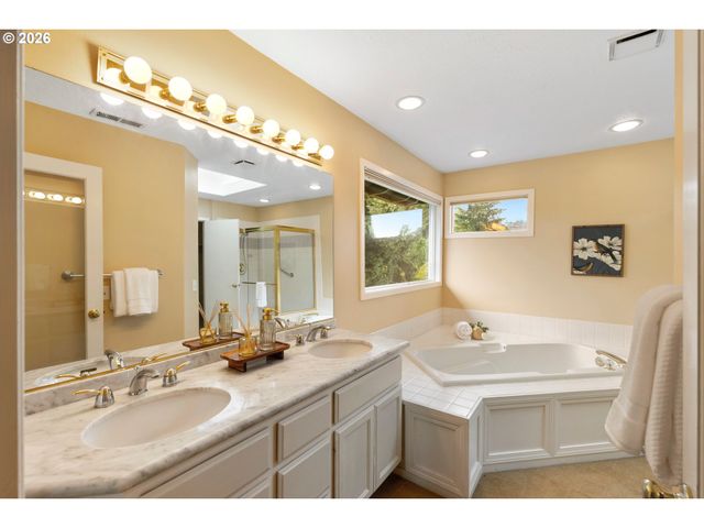 4321 Sw TERLYN Ct, Portland, OR 97221