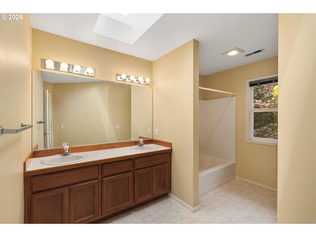 4321 Sw TERLYN Ct, Portland, OR 97221