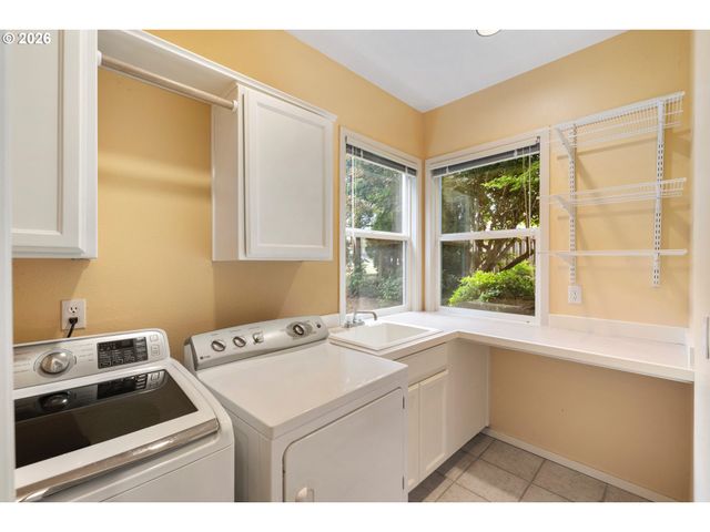 4321 Sw TERLYN Ct, Portland, OR 97221