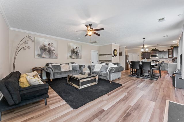 831 Cherry Blossom Ln, Clarksville, TN 37040