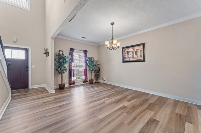 831 Cherry Blossom Ln, Clarksville, TN 37040