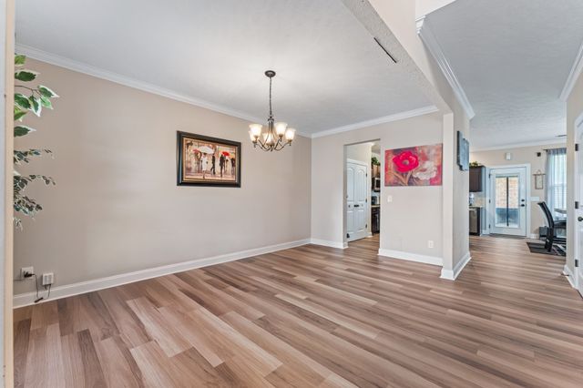 831 Cherry Blossom Ln, Clarksville, TN 37040