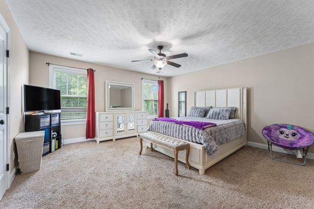 831 Cherry Blossom Ln, Clarksville, TN 37040