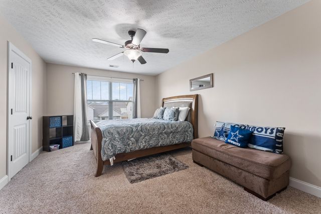 831 Cherry Blossom Ln, Clarksville, TN 37040