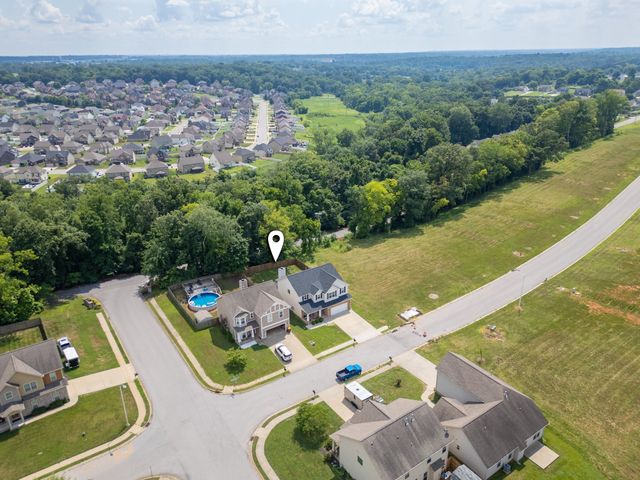 831 Cherry Blossom Ln, Clarksville, TN 37040