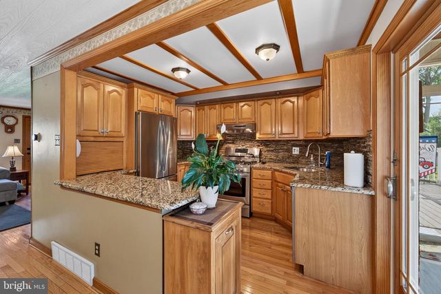 622 SCHOOL LN, Wallingford, PA 19086
