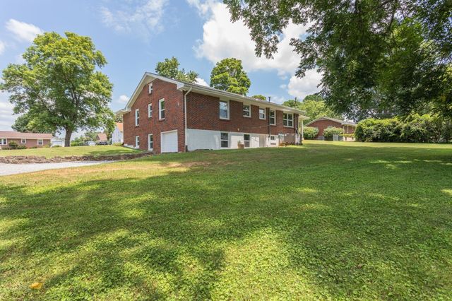 210 Porter Cir, Columbia, TN 38401