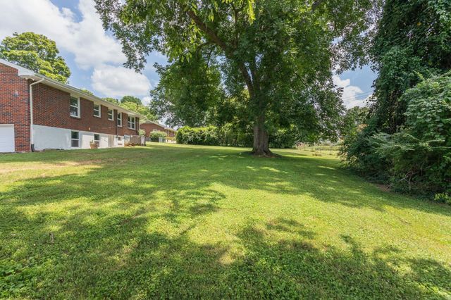 210 Porter Cir, Columbia, TN 38401