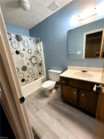 109 Cypress XING, Yorktown, VA 23692