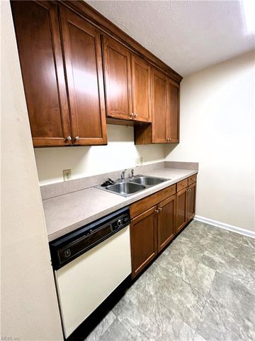 109 Cypress XING, Yorktown, VA 23692