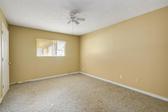 215 Cypress Street, Lake Jackson, TX 77566