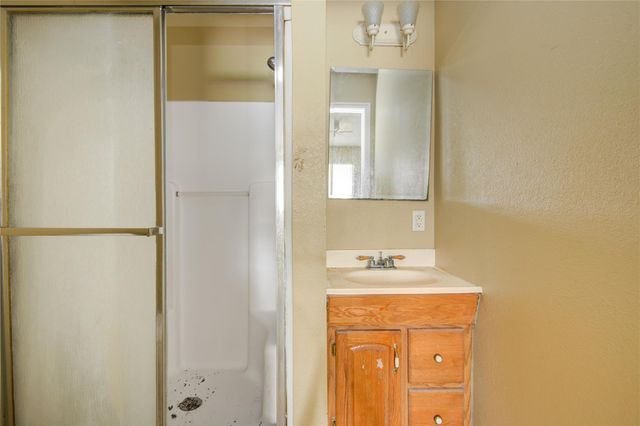 215 Cypress Street, Lake Jackson, TX 77566