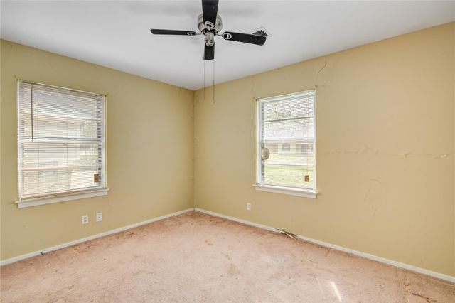 215 Cypress Street, Lake Jackson, TX 77566