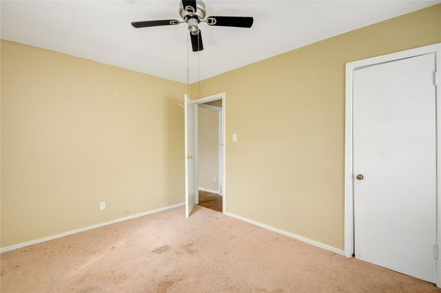 215 Cypress Street, Lake Jackson, TX 77566