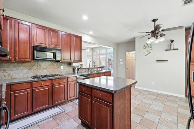 1105 Lamplight Way, Allen, TX 75013