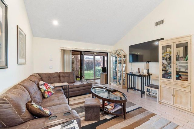 10900 Waterberry Court, Boca Raton, FL 33498