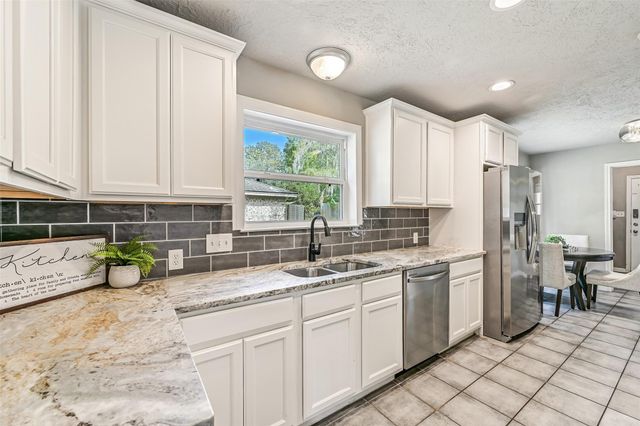 5315 Kingsmill Road, Friendswood, TX 77546