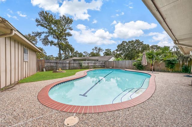 5315 Kingsmill Road, Friendswood, TX 77546