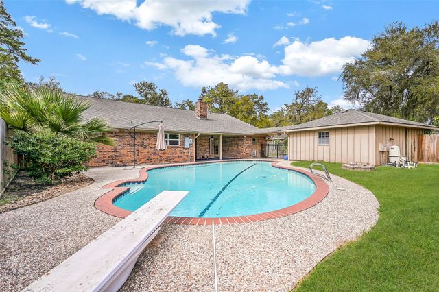 5315 Kingsmill Road, Friendswood, TX 77546