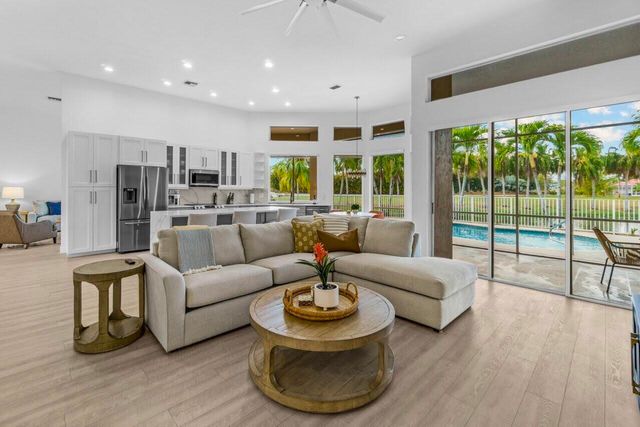 15621 Latina Place, Wellington, FL 33414