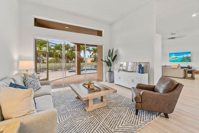 15621 Latina Place, Wellington, FL 33414