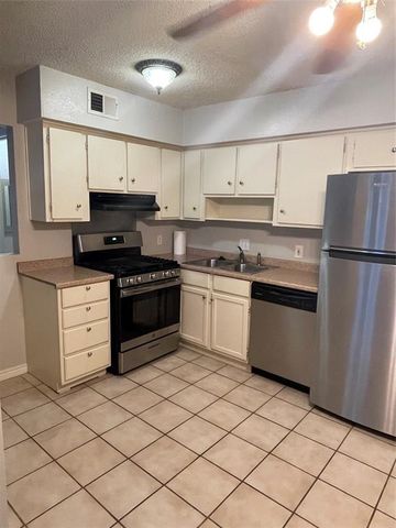 2304 Barton Village CIR 101, Austin, TX 78704