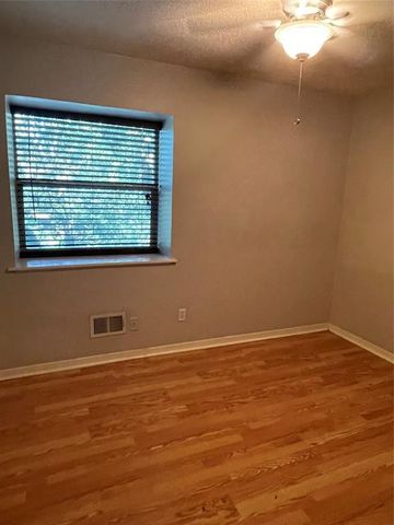 2304 Barton Village CIR 101, Austin, TX 78704