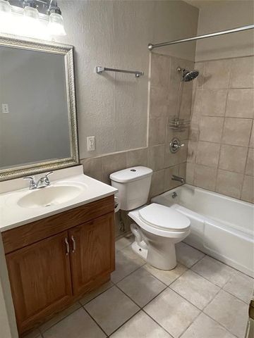 2304 Barton Village CIR 101, Austin, TX 78704
