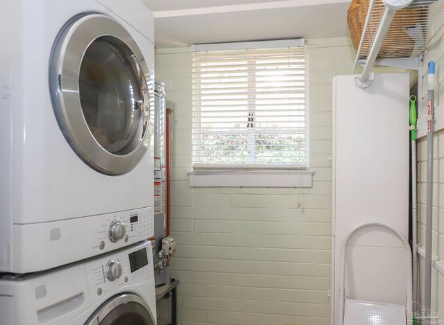 1609 N Spring St, Pensacola, FL 32501